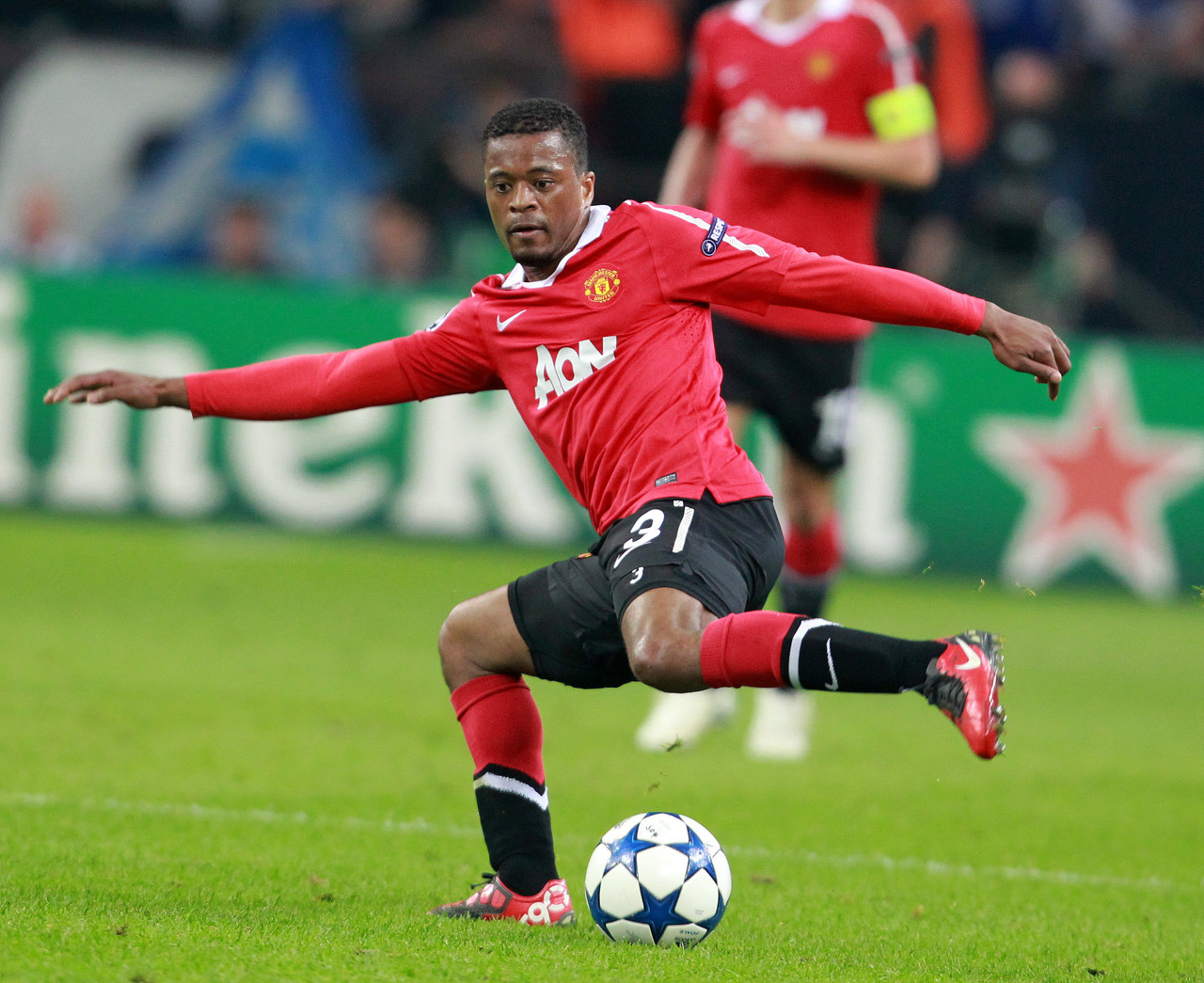 而是用微笑 而是用微笑